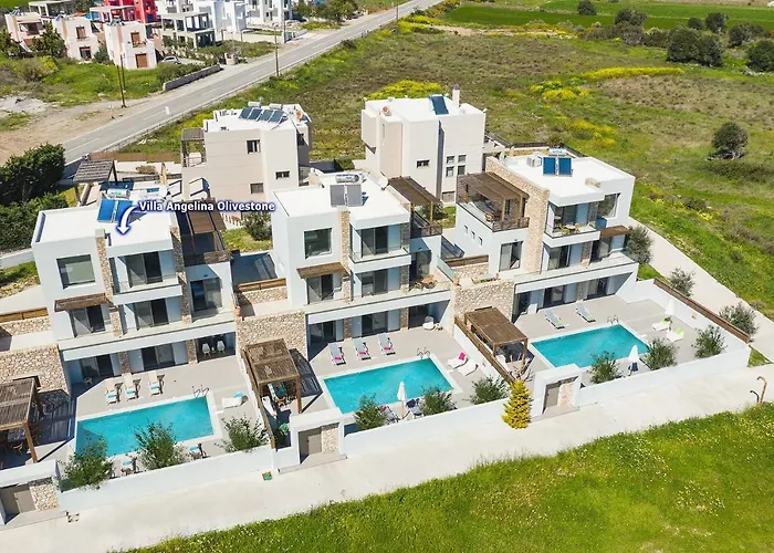 Angelina Olivestone By גנאדי