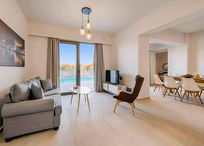 Angelina Olivestone By ヴィラ *